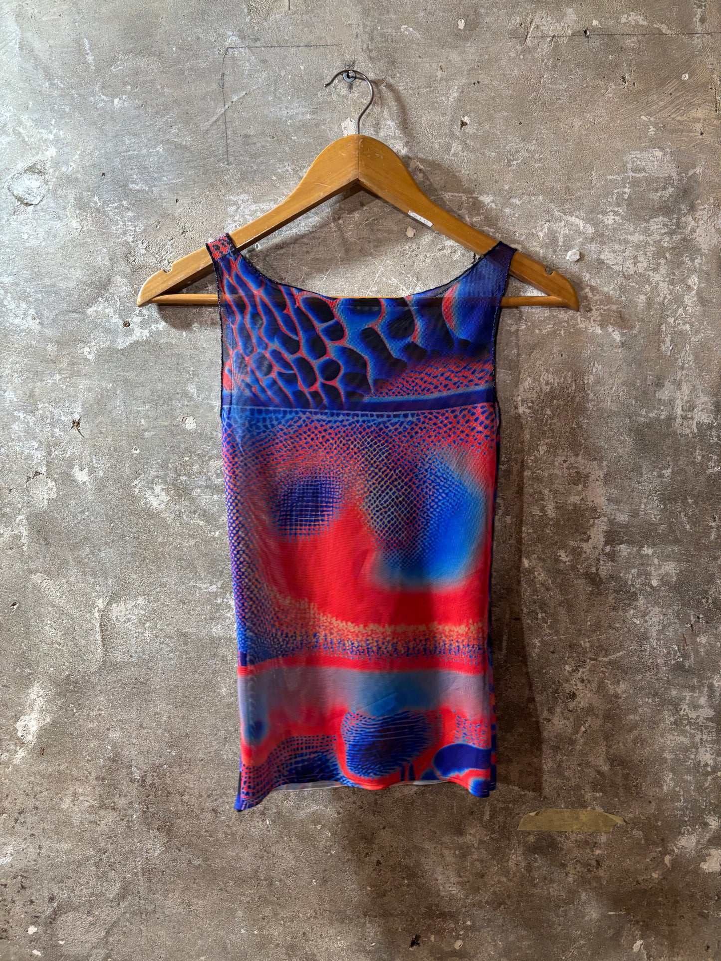 ECHOES OF CORAL BOAT TANK